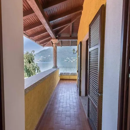 Mina Villa